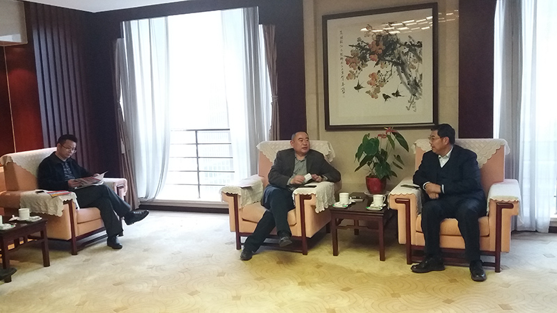 5 与中铁十局副总经理董文德等人交流.jpg