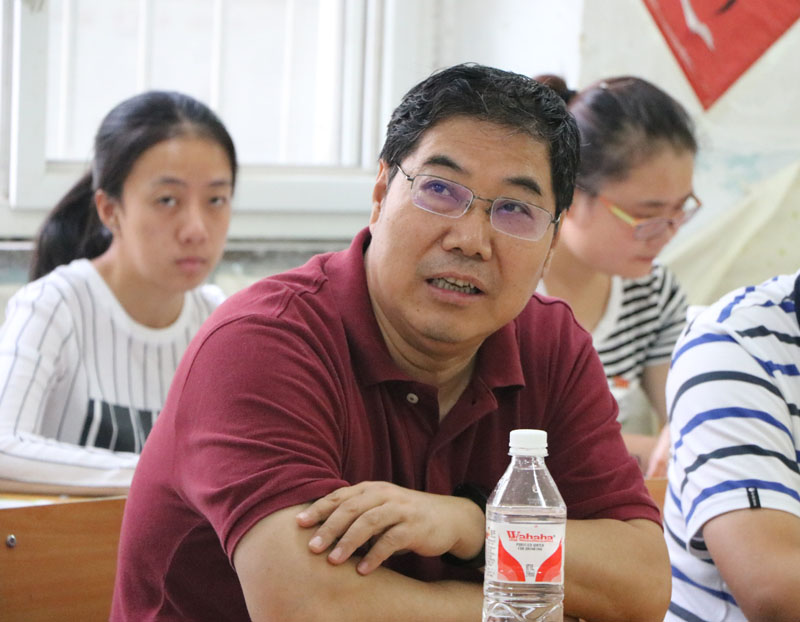 王晖.jpg 王晖.jpg