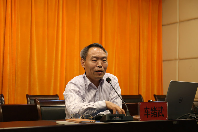 党委副书记车绪武教授做报告.jpg 党委副书记车绪武教授做报告.jpg