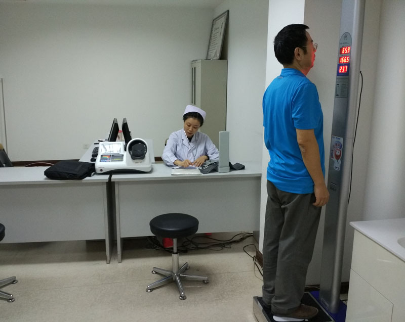 03体重血压检测.jpg 03体重血压检测.jpg