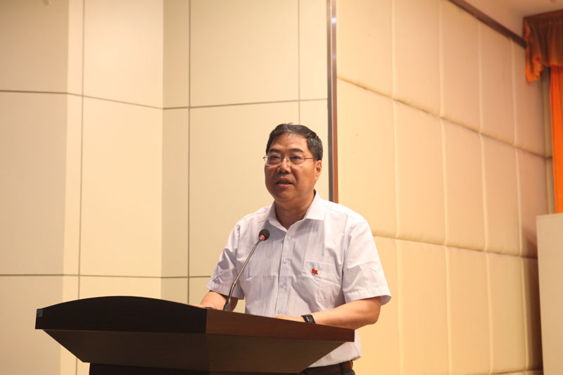 王晖.jpg 王晖.jpg