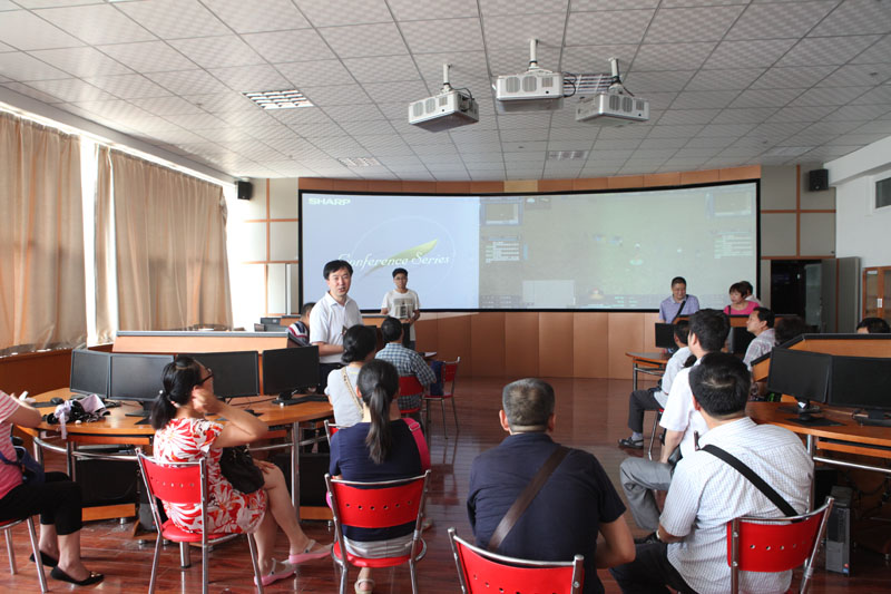 参观工程施工仿真实训室.jpg 参观工程施工仿真实训室.jpg