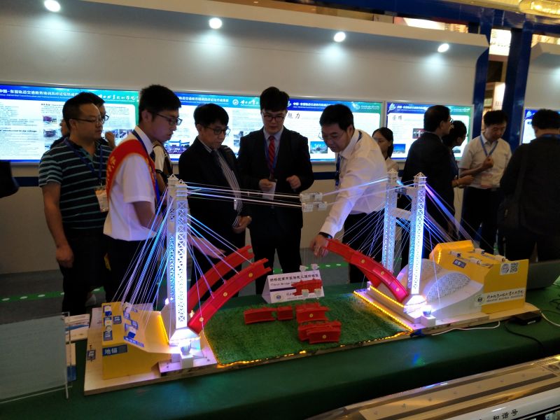 王晖.jpg 王晖.jpg