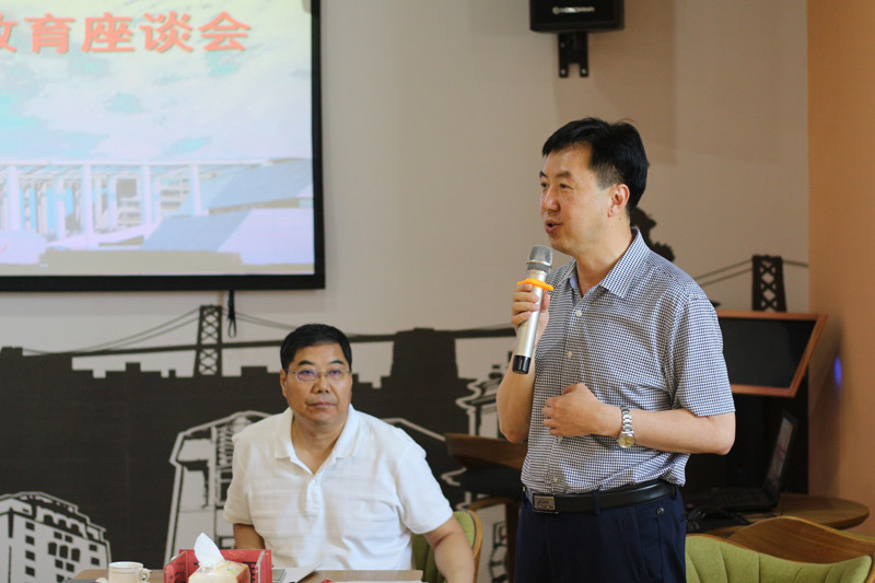 王津1.jpg 王津1.jpg